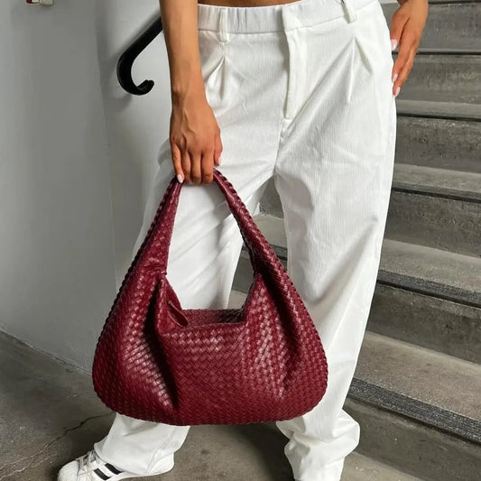 TresseChic — Sac Hobo en Cuir Tressé avec Fermeture Éclair | Léger & Spacieux | Noir, Rouge, Beige