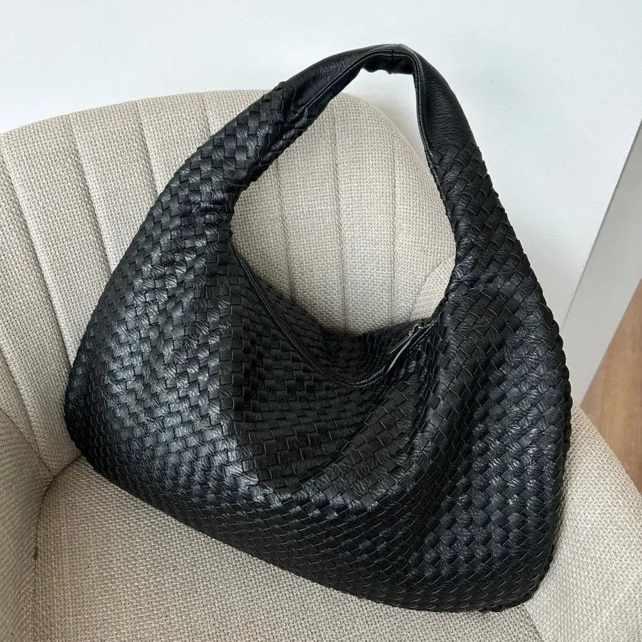TresseChic — Sac Hobo en Cuir Tressé avec Fermeture Éclair | Léger & Spacieux | Noir, Rouge, Beige