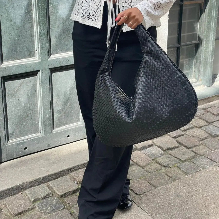 TresseChic — Sac Hobo en Cuir Tressé avec Fermeture Éclair | Léger & Spacieux | Noir, Rouge, Beige
